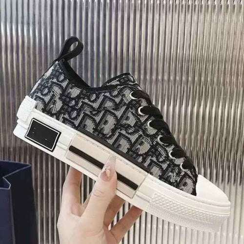 Unisex Lace Up Low Top Sneakers