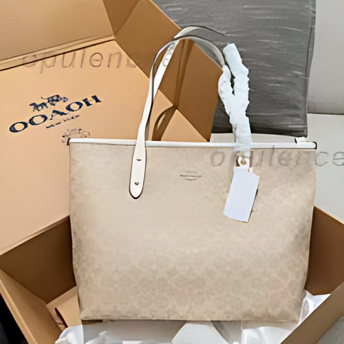 Structured Hanging Tag Tote