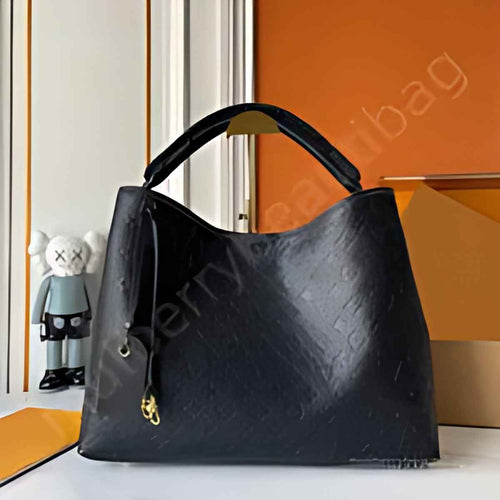 Hobo Shoulder Bag