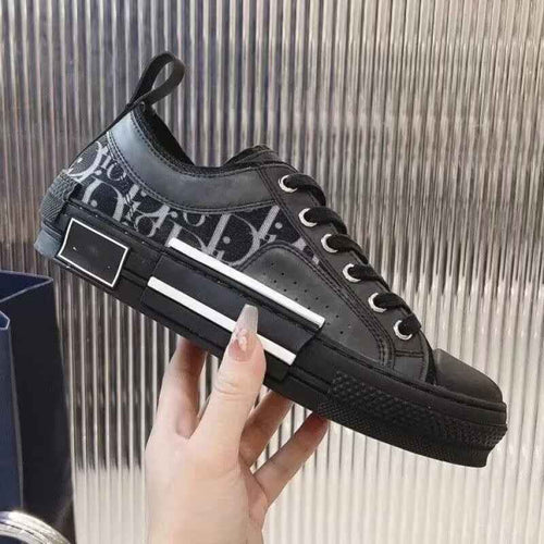 Unisex Lace Up Low Top Sneakers